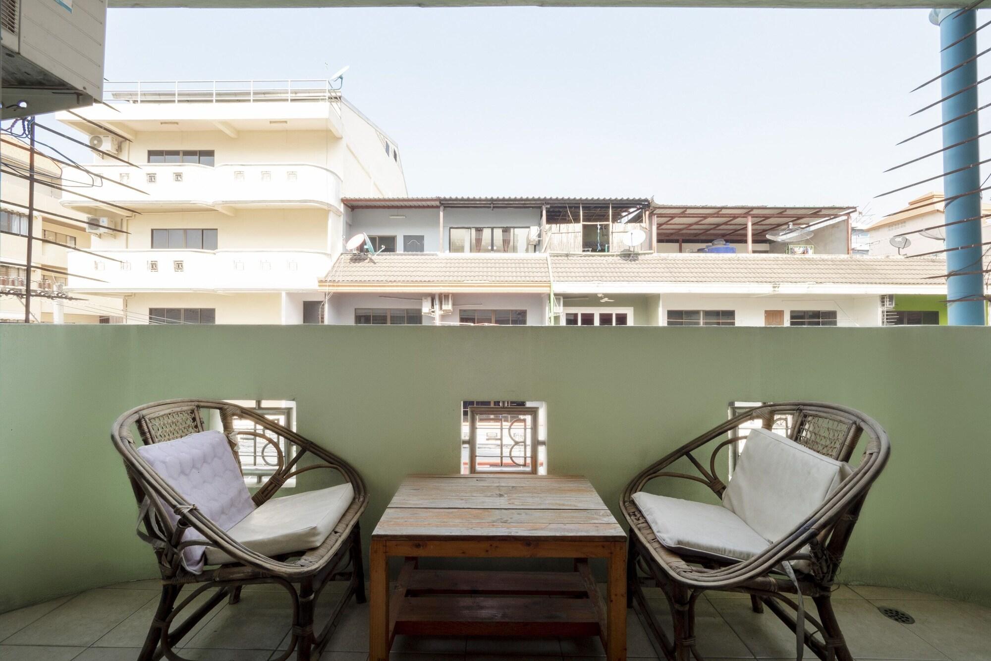 Billabong Hotel Pattaya Exterior photo